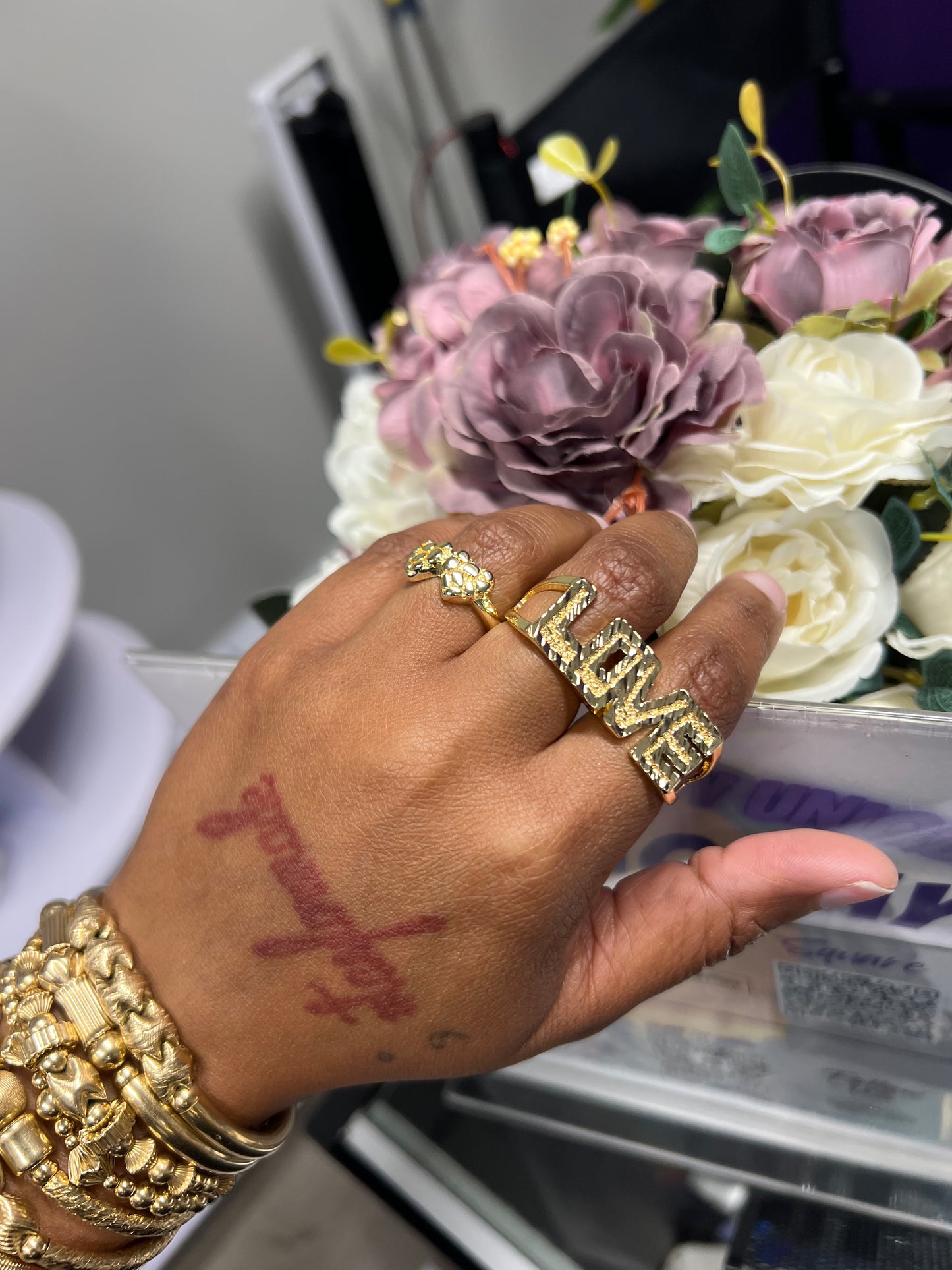 Double Finger LOVE